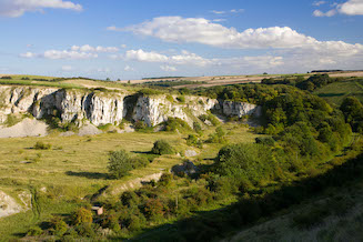 Fairydale (Alamy AXYEG7) 327x218